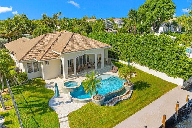 Building Photo - 3219 Karen Dr