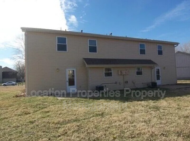 Building Photo - 740 S Avalon Cir