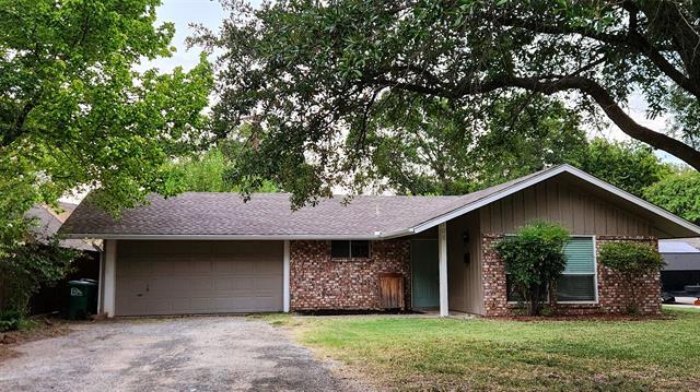 Building Photo - 105 Peach St