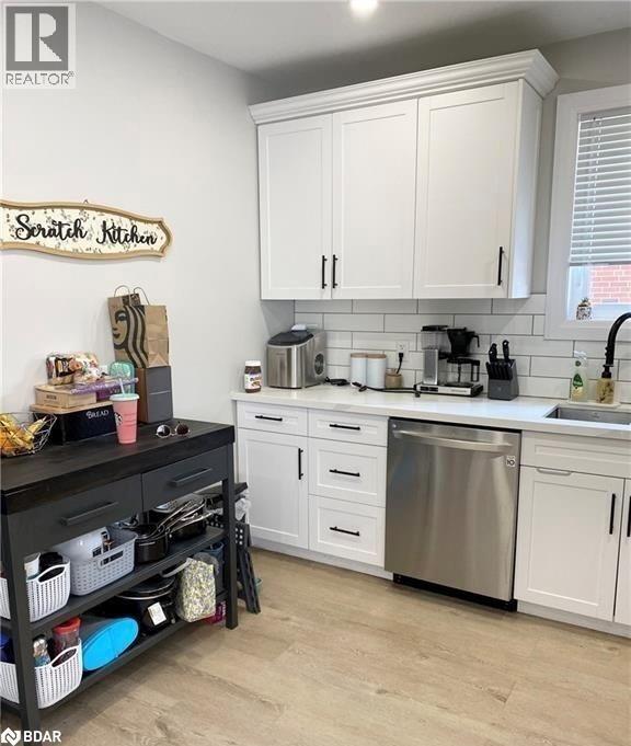 Building Photo - 889 Fennell Ave E