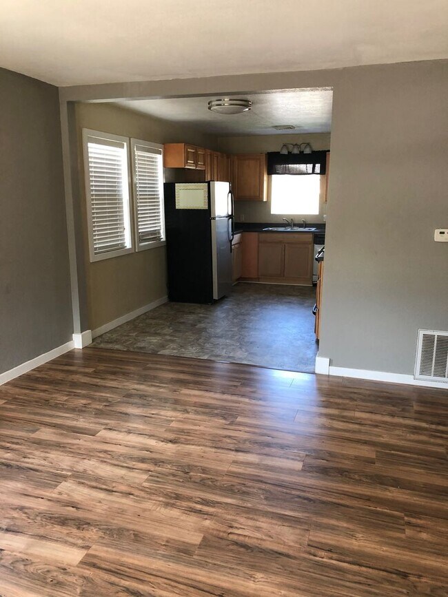Foto del edificio - Cute 2 bedroom with garage