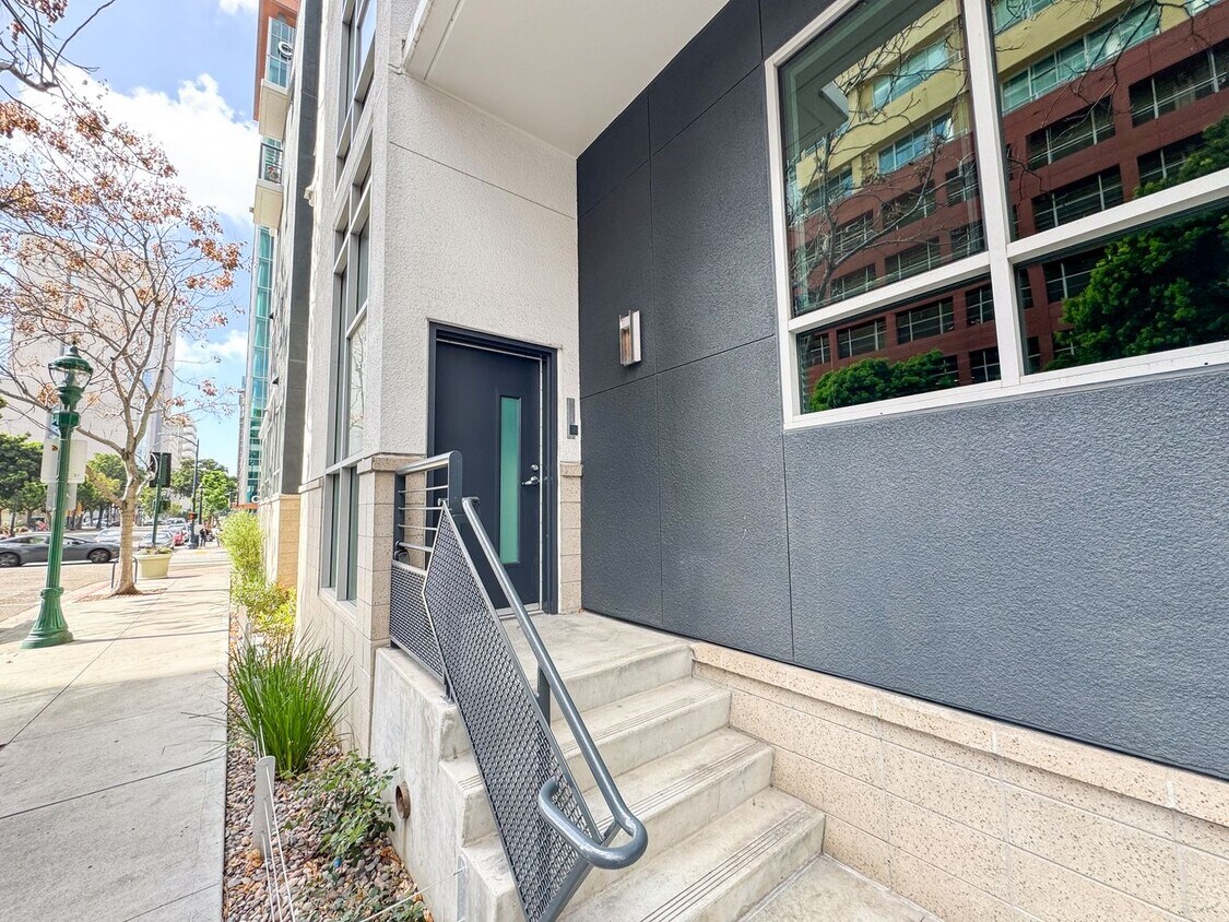 Primary Photo - Little Italy Updated Townhome Style 2Bed 2...