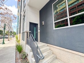 Building Photo - 425 W Beech St