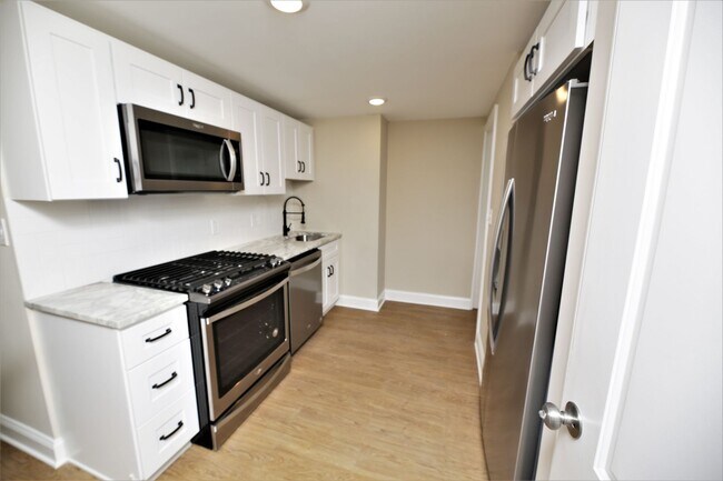 Building Photo - 213 Wilson St