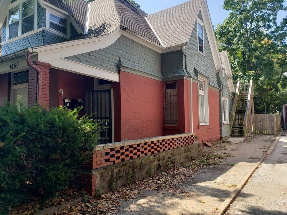 Primary Photo - 4150 Oak St Unit 3