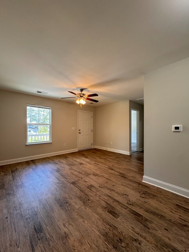Foto del edificio - Move-In Ready 2 Bedroom, 2 Bath Apartment in Easley – Convenient Location & Spacious Living!