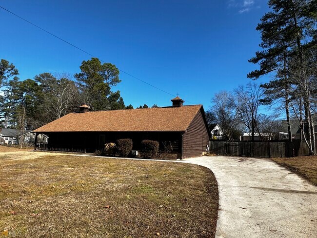 Building Photo - 1428 Old Summerville Rd NW