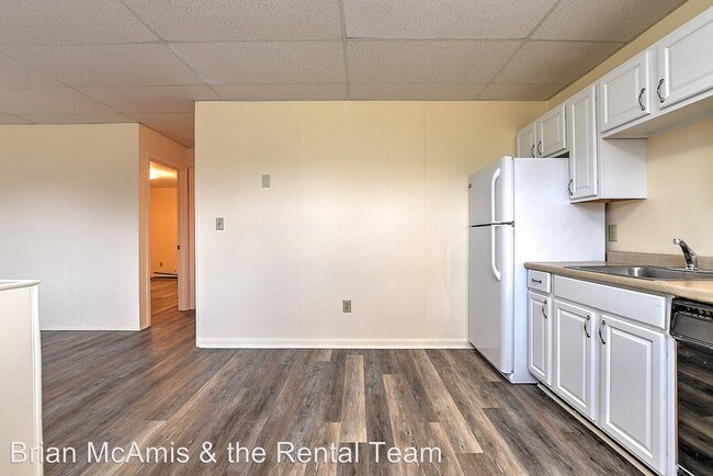Foto del edificio - 800 Crestview Dr