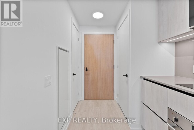 Building Photo - 35 Parliament St