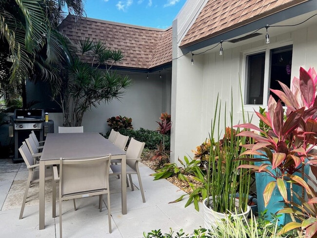 Foto del edificio - 4021 N Cypress Dr