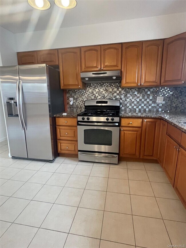 Foto del edificio - 166-19 25th Ave