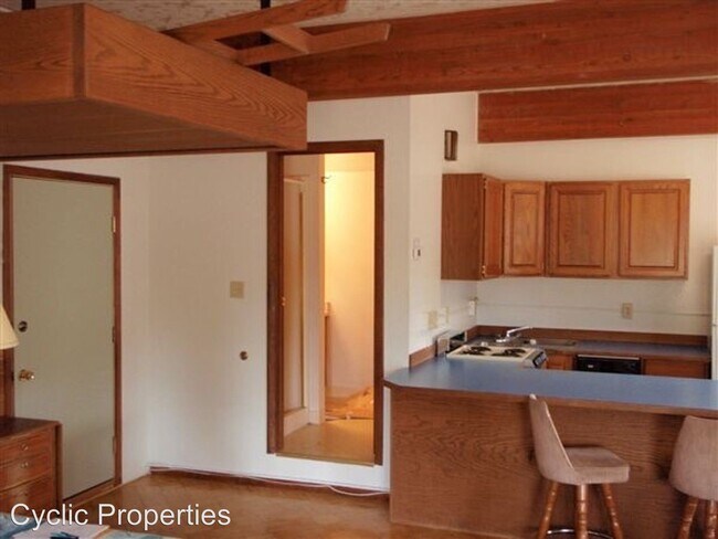 Foto del edificio - 2493 Badger Rd
