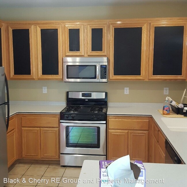 Building Photo - 4 br, 2.5 bath House - 6701 Jackson Juncti...