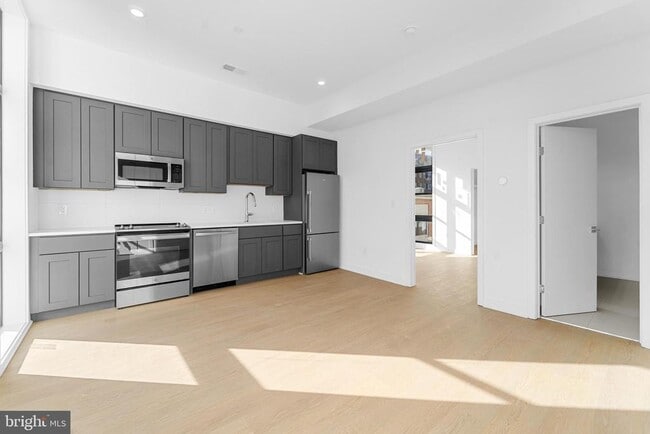 Building Photo - 1417 Belmont St NW