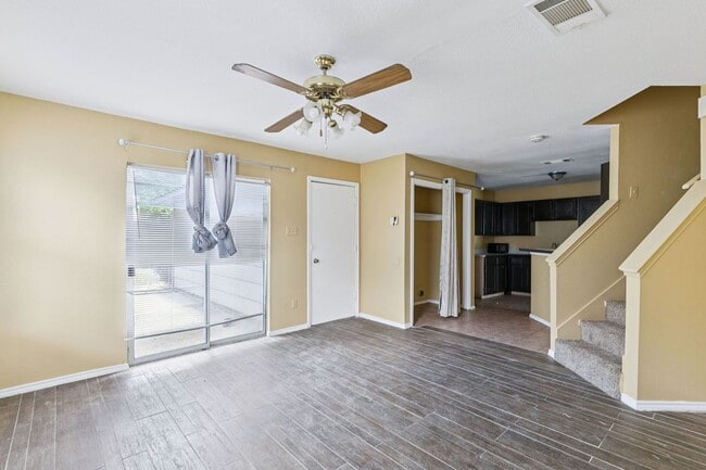 Building Photo - 12719 Bluffview Dr