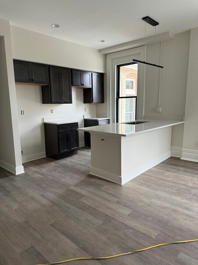 Foto del edificio - 106 E Erie St