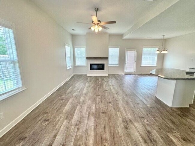 Foto del edificio - Now Leasing a 4-bedroom 2.5 bath home in O...