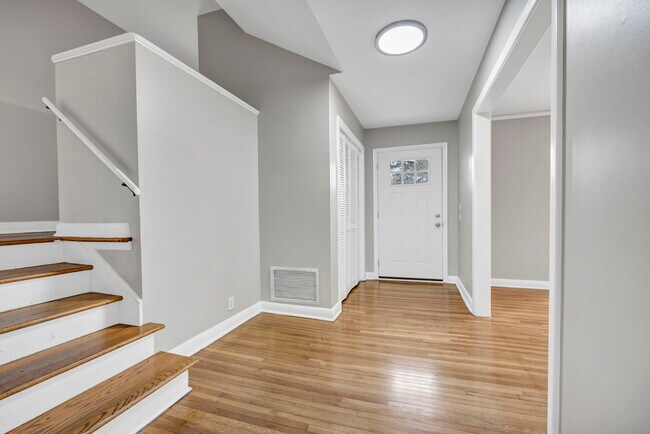 Foto del edificio - 842 Delverton Rd