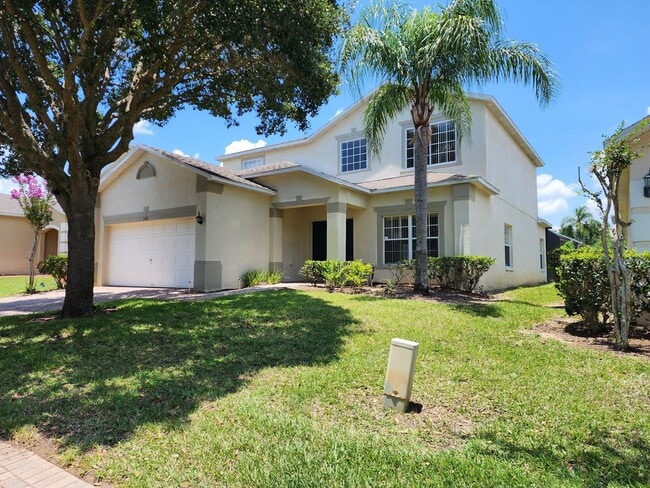 Building Photo - Spacious 5 Bedroom 3.5 Bath Davenport Pool...