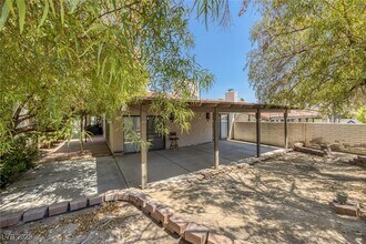 Building Photo - 3105 Plaza De Rosa