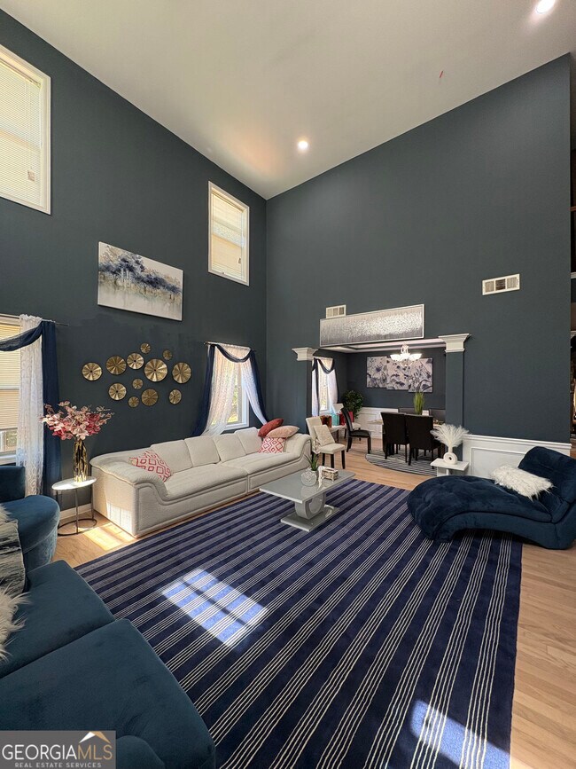 Foto del edificio - 180 Village Green Ct SW