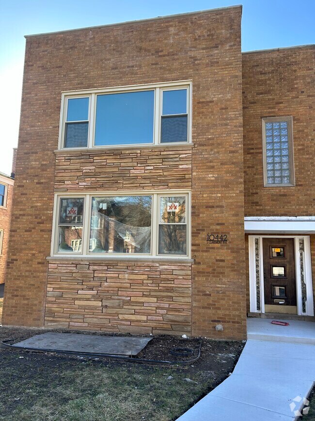 Beverly Hills Manor Apartments under 700 Chicago, IL 1 Rentals