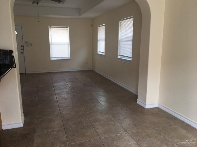 Building Photo - 14 Park Pl