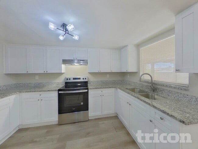 Foto del edificio - 4930 44th Ave N