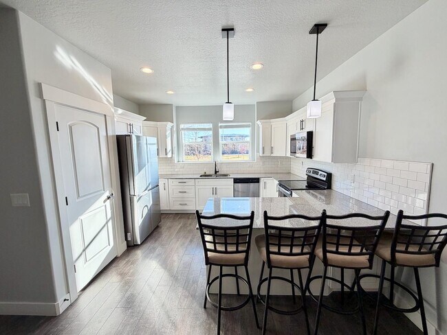 Foto del edificio - 347 W 410 N St