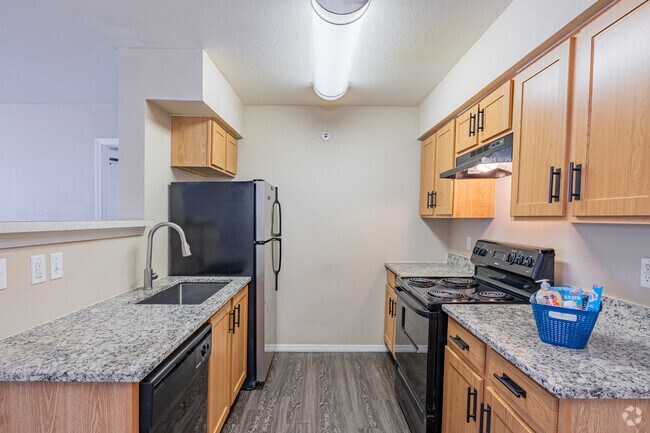 2BD, 2BA - 1076SF - Upgraded Flat - Kitchen - The Summit