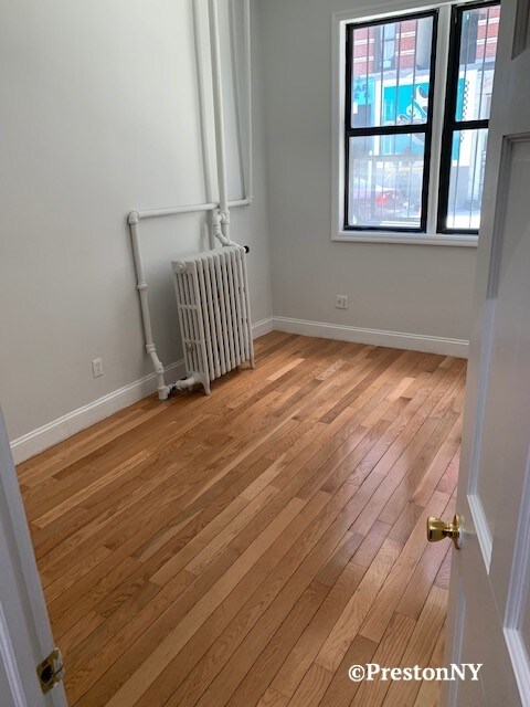 Foto del edificio - 26 Thompson St