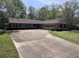 Building Photo - 103 Cherokee Dr