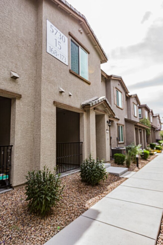 Building Photo - 3 Bedroom Townhome in Northwest Las Vegas