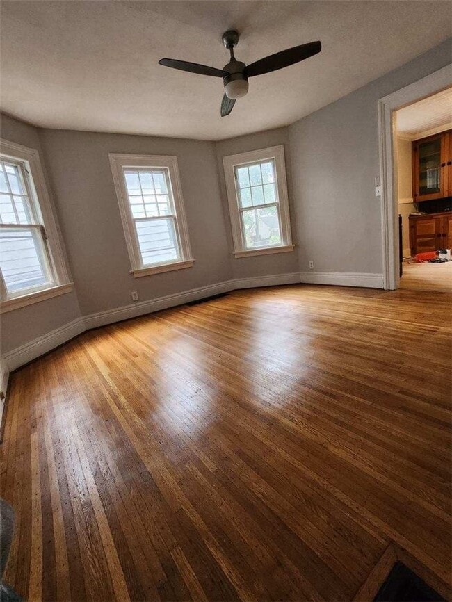 Building Photo - 176 Linden St