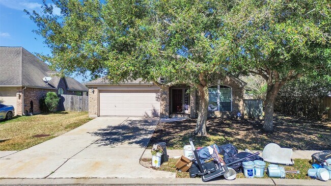 Foto del edificio - 5643 Walnut Glen Ln