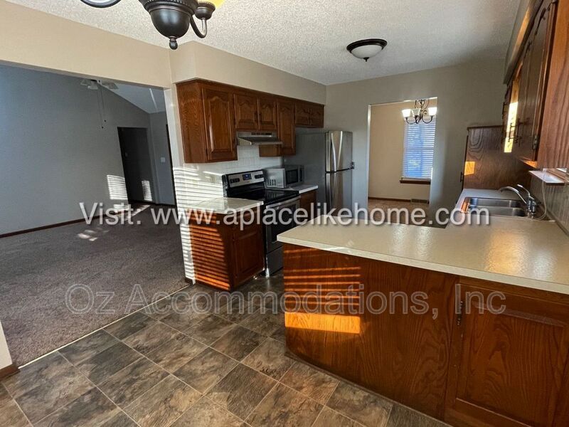 Building Photo - 14540 W 91st Terrace