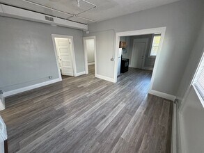 Building Photo - 1510 1/2 N Harrison St