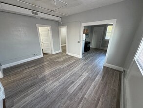 Building Photo - 1510 1/2 N Harrison St