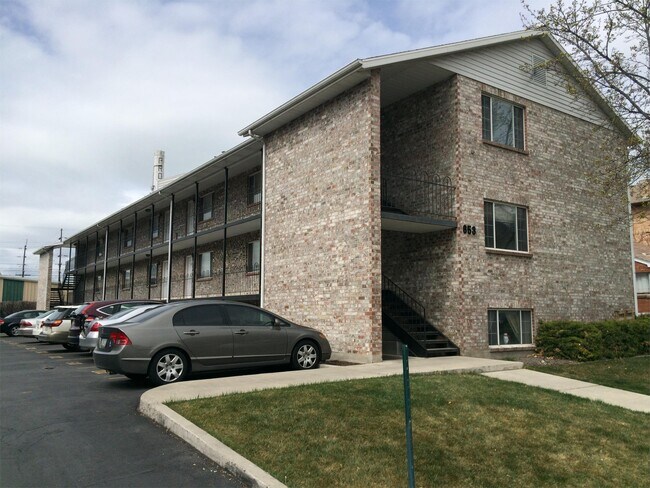 Building Photo - 653 100 W