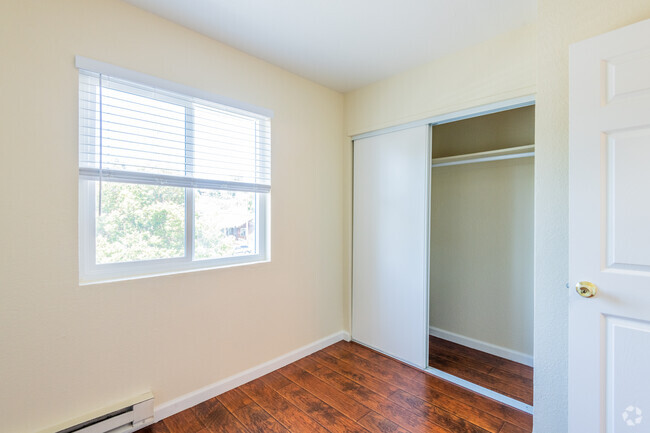 3 BR, 1 BA - 3024 Fruitvale Ave