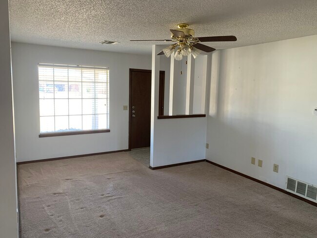 Building Photo - 1416 N Berry Ct