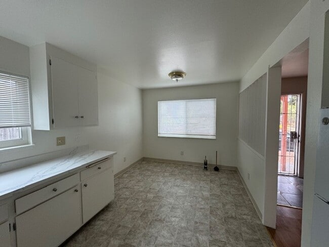 Building Photo - Yukon Dr. Duplex