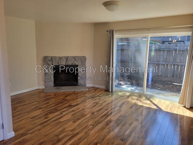 Foto del edificio - 1506 Parkway Dr