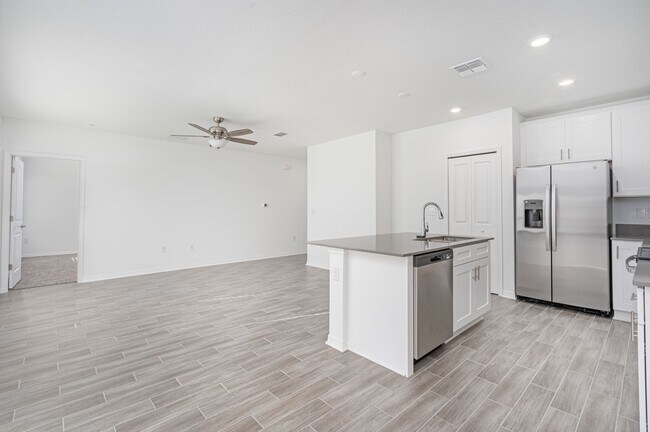 Building Photo - Welcome Home to the Preserve off LPGA