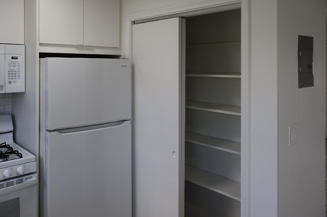 Foto del edificio - 5920 NW 16th Pl