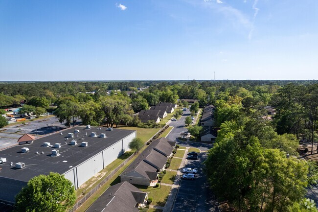 Foto aérea - Grove Park  Apartments