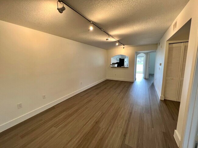 Foto del edificio - 3474 Briar Bay Blvd