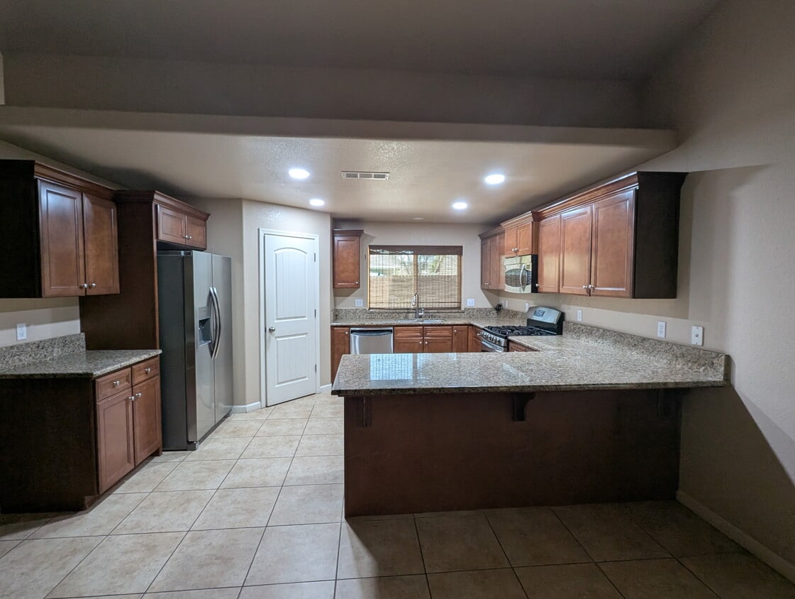 Foto principal - 1834 W Hayward St