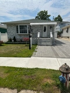 Foto principal - 48 Mallory Ave