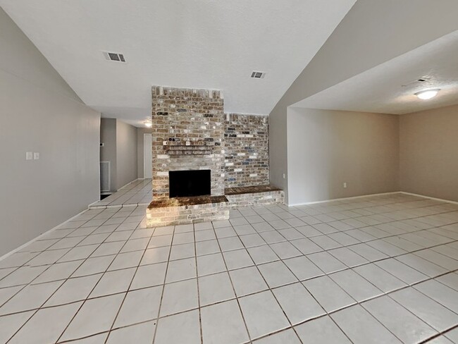 Building Photo - Great Home!
